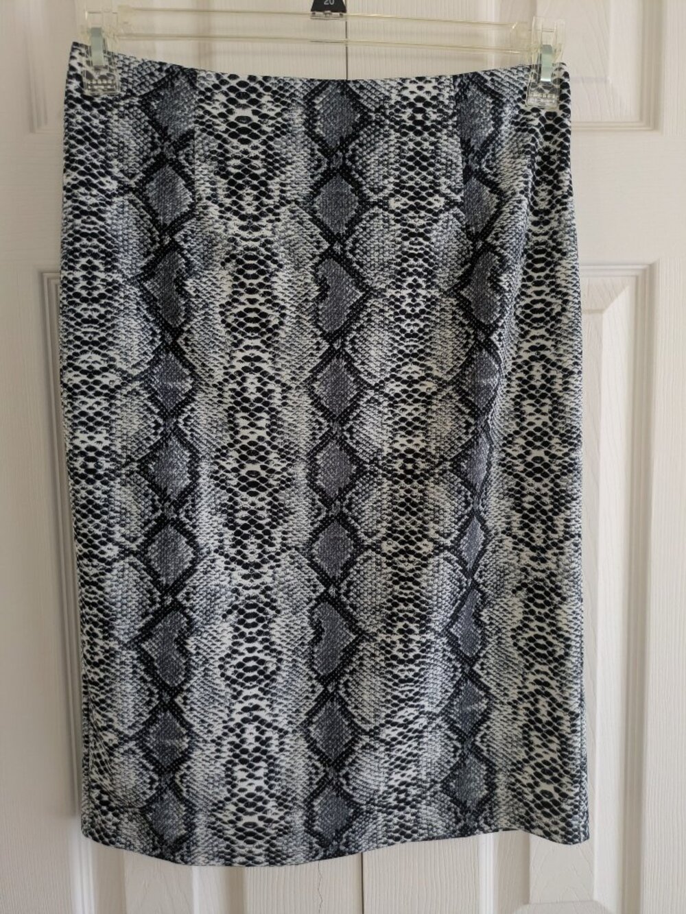 Kate Kasin Snake Skin Black/White Print Skirt Size L